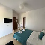Artur Hotel *