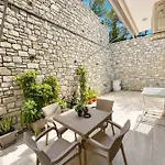 Artur Hotel *