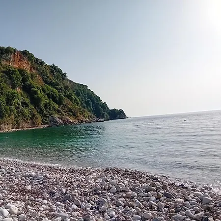 Artur Hotel Himare