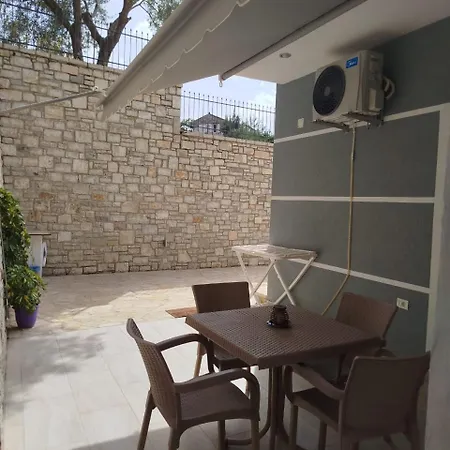 Artur Hotel Himare