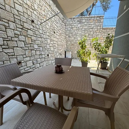 Artur Hotel Himare