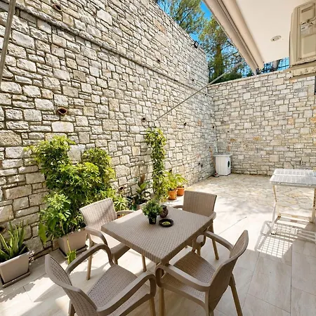 Artur Apartment *