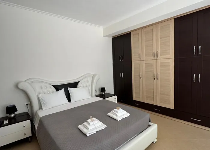 Artur Hotel *